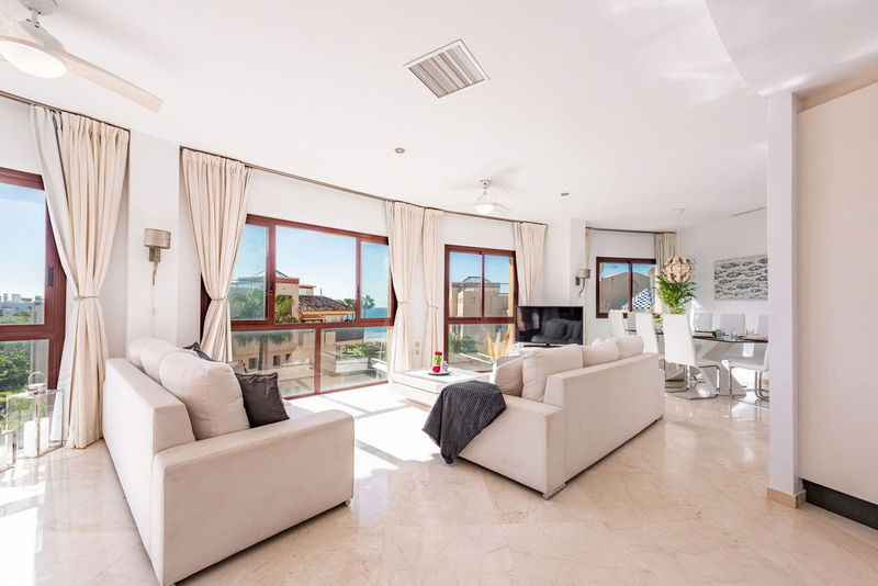 Penthouse in Estepona, Costa del Sol – 3 beds – 1149000 €