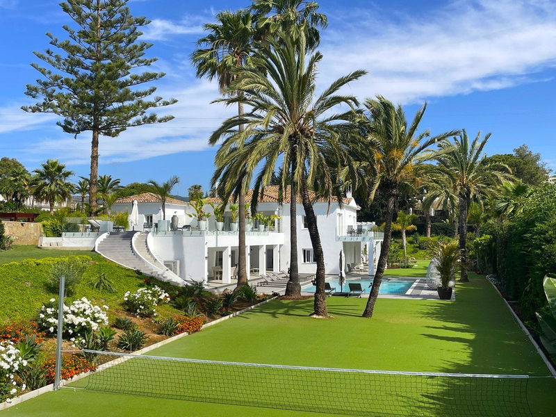 Detached Villa in Estepona, Costa del Sol – 10 beds – 4200000 €