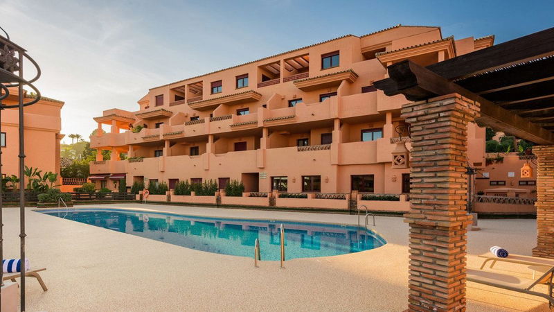 Middle Floor Apartment in Benahavís, Costa del Sol – 2 beds – 299000 €