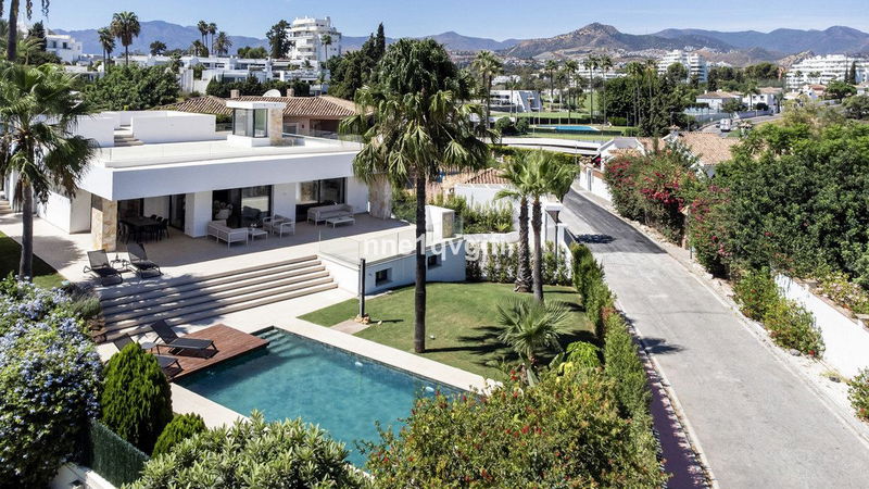 Detached Villa in Marbella, Costa del Sol – 4 beds – 3580000 €