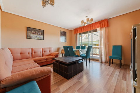 Middle Floor Apartment in Fuengirola, Costa del Sol – 3 beds – 480000 € - photo 6 of 29