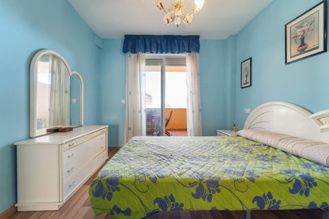 Middle Floor Apartment in Fuengirola, Costa del Sol – 3 beds – 480000 € - photo 13 of 29