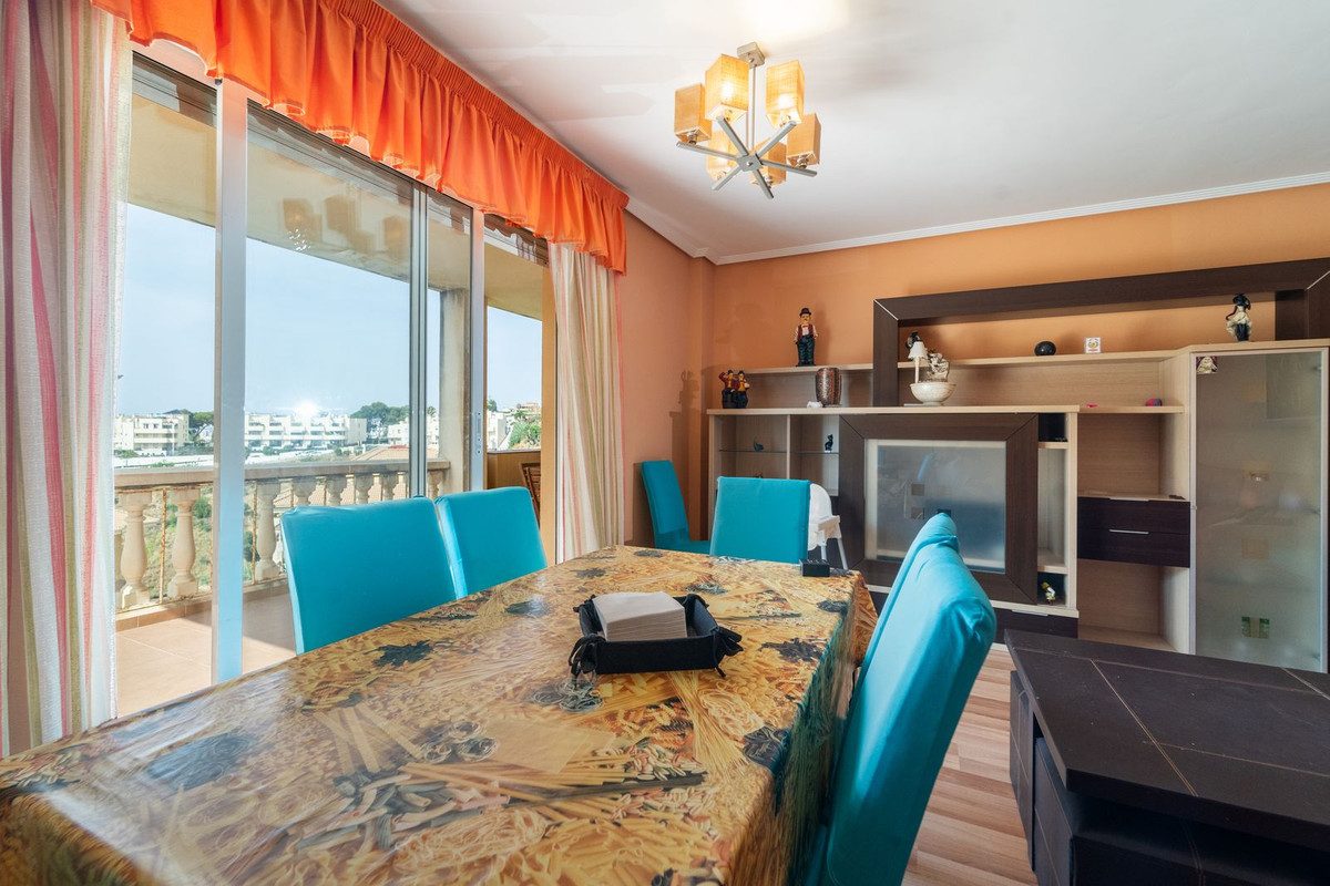 Middle Floor Apartment in Fuengirola, Costa del Sol – 3 beds – 480000 € - photo 23 of 29