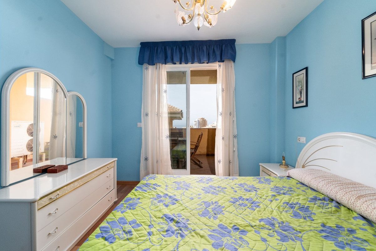 Middle Floor Apartment in Fuengirola, Costa del Sol – 3 beds – 480000 € - photo 25 of 29