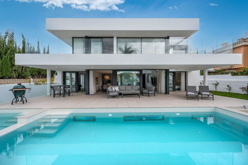 Detached Villa in Marbella, Costa del Sol – 5 beds – 4900000 €