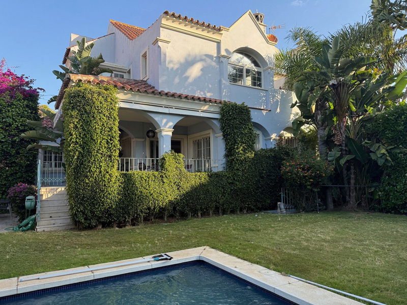 Detached Villa in Torremolinos, Costa del Sol – 5 beds – 1800000 €