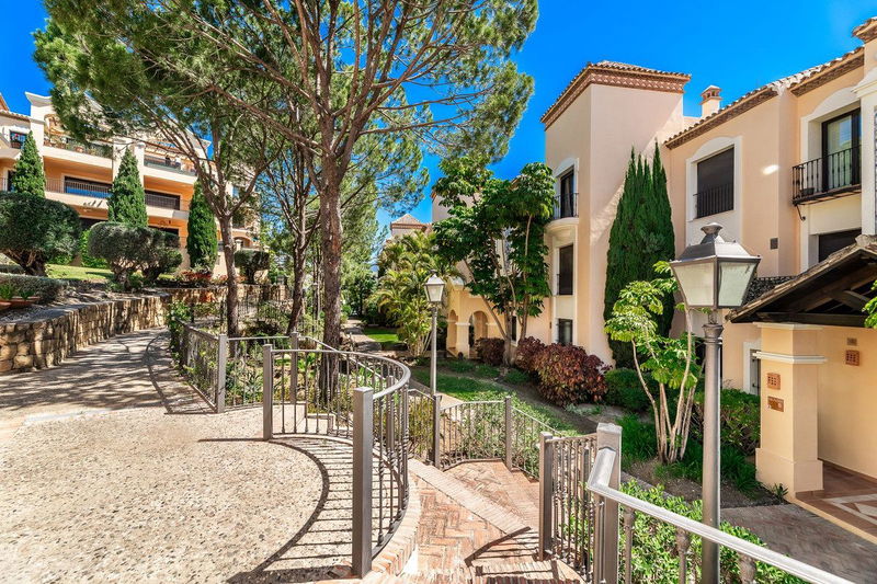 Ground Floor Apartment in Benahavís, Costa del Sol – 3 beds – 998000 €