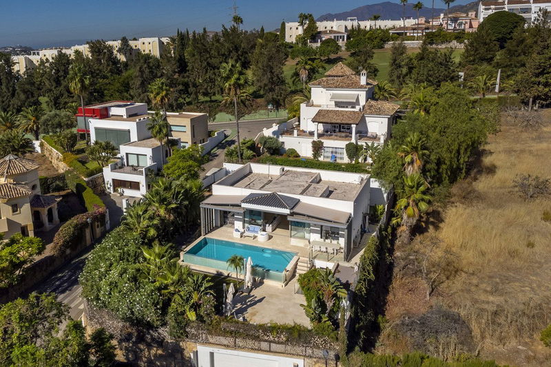 Detached Villa in Benahavís, Costa del Sol – 5 beds – 2150000 €