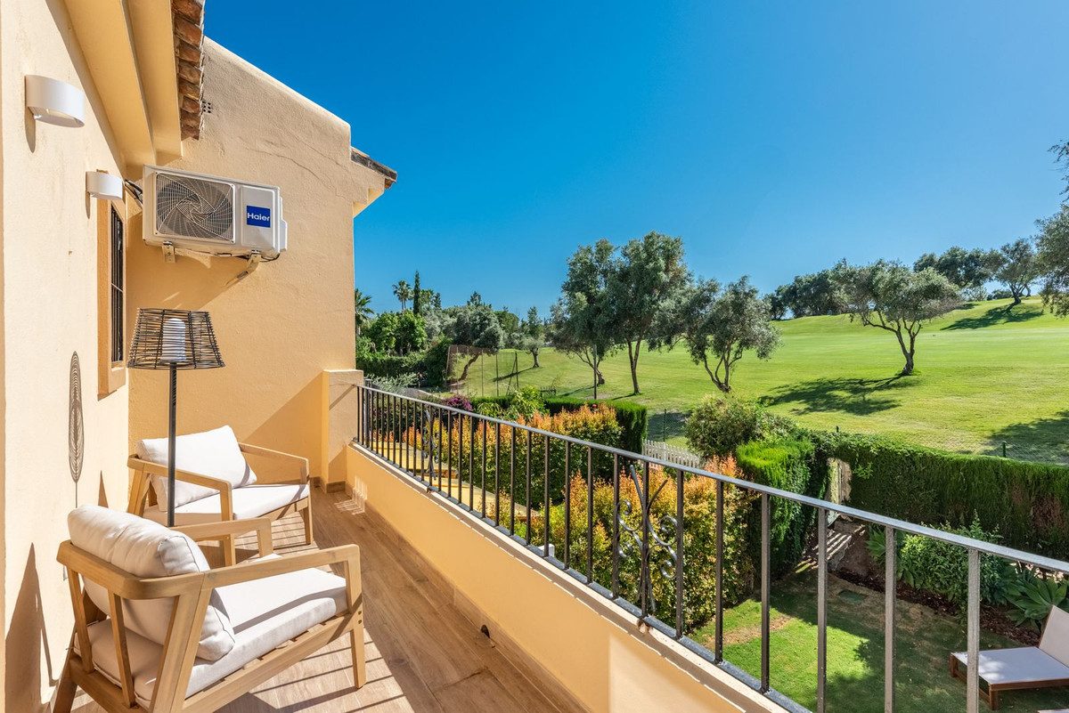 Townhouse in Marbella, Costa del Sol – 4 beds – 899000 € - photo 18 of 30