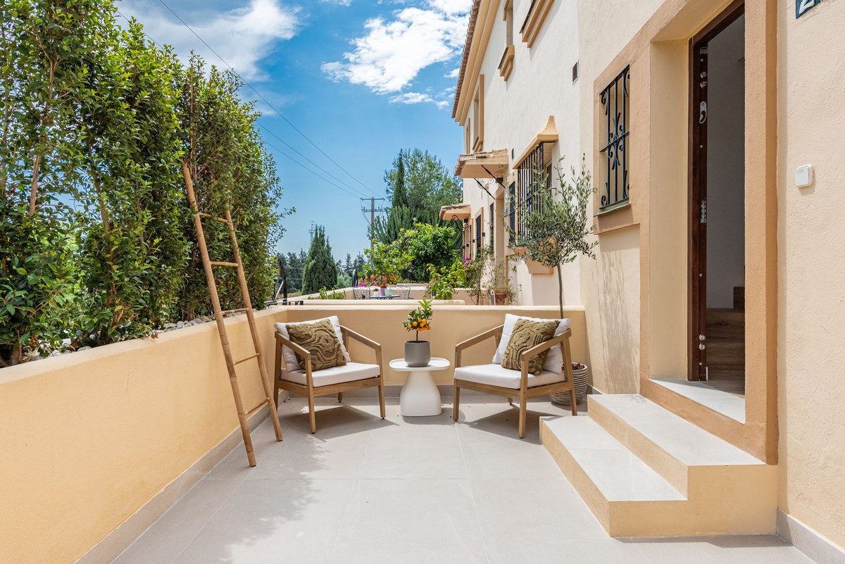 Townhouse in Marbella, Costa del Sol – 4 beds – 899000 € - photo 28 of 30