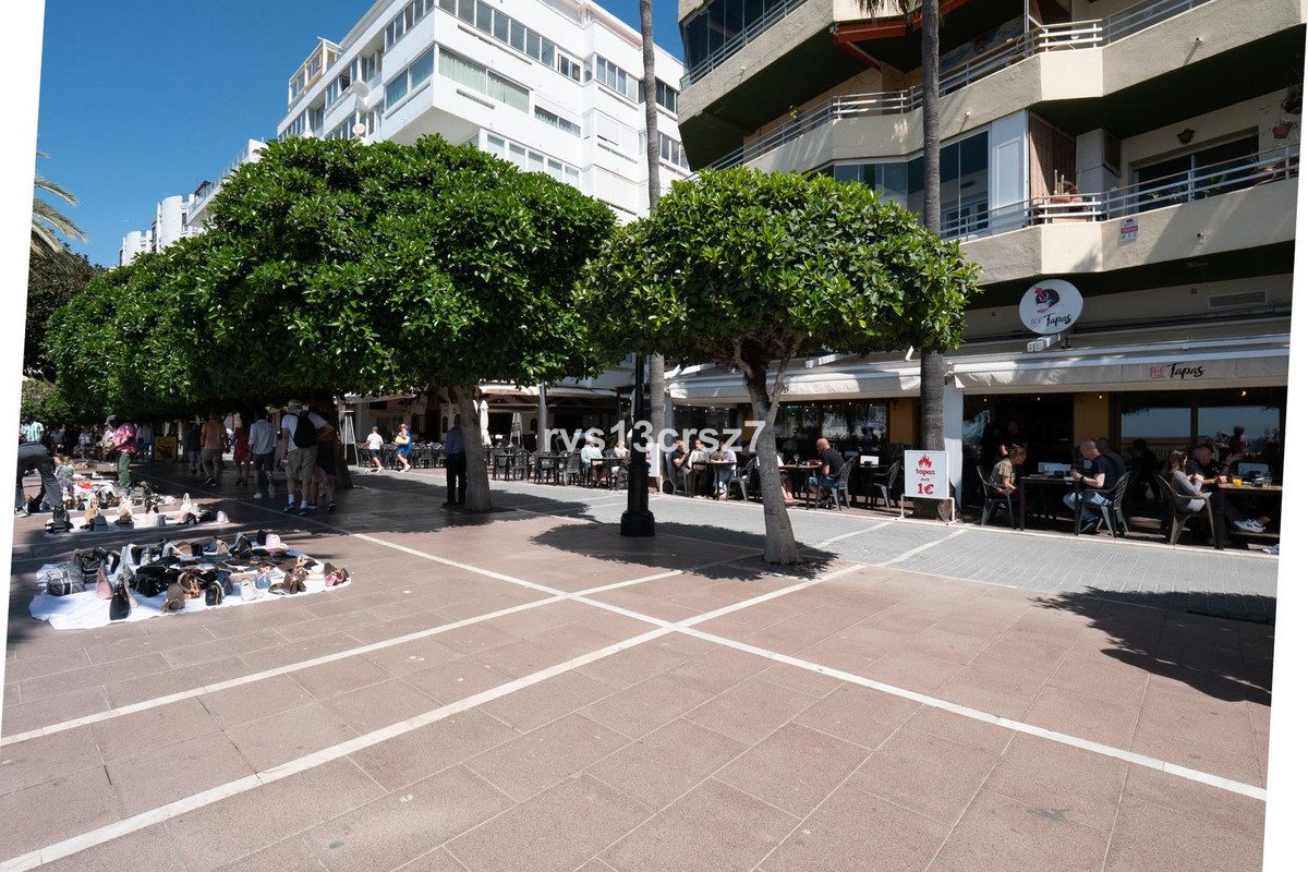 Middle Floor Apartment in Marbella, Costa del Sol – 2 beds – 649000 € - photo 24 of 25