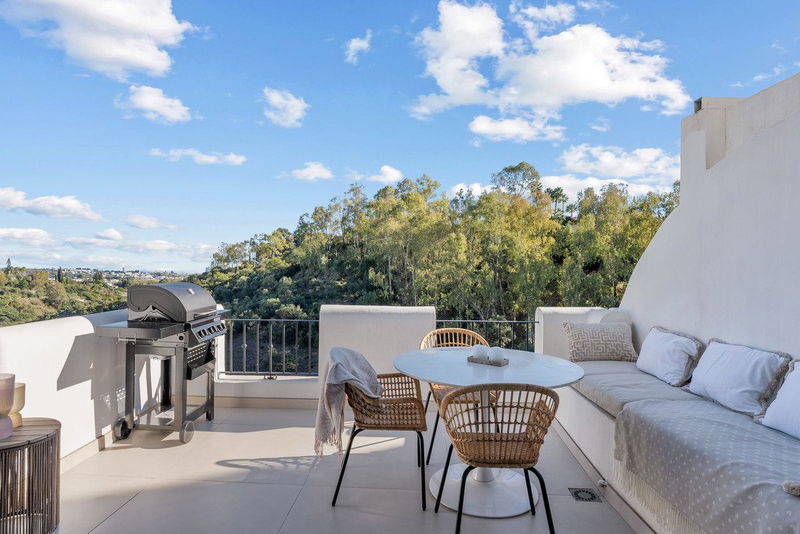 Middle Floor Apartment in Benahavís, Costa del Sol – 3 beds – 599000 €