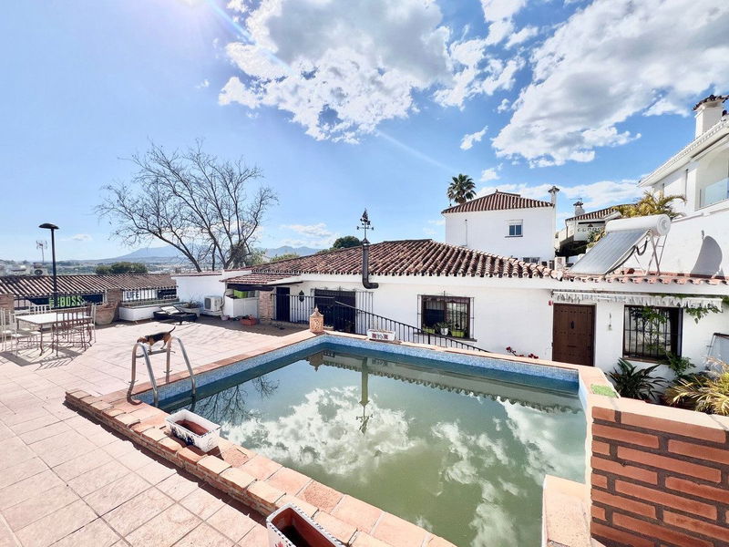 Detached Villa in Marbella, Costa del Sol – 4 beds – 750000 €