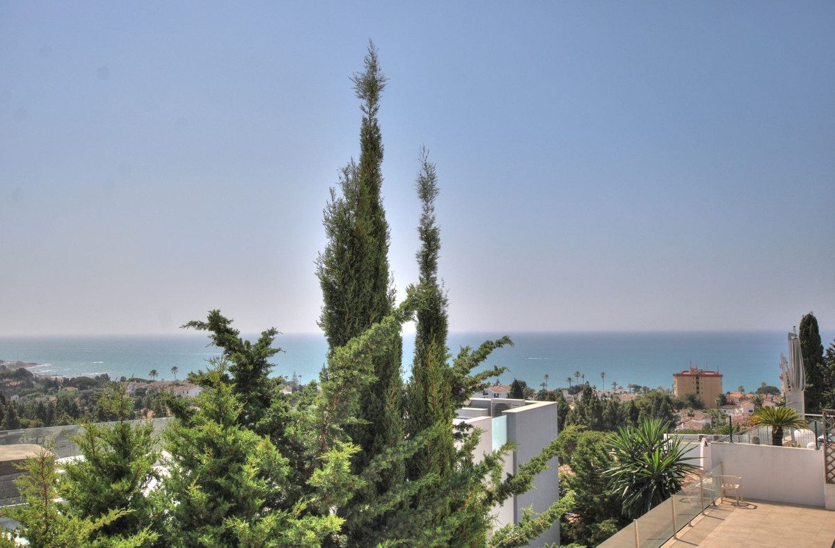 Detached Villa in Mijas, Costa del Sol – 4 beds – 995000 € - photo 3 of 26