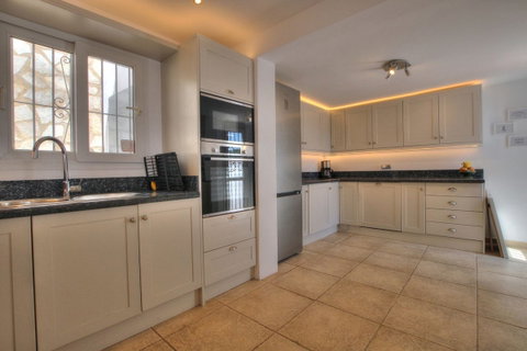 Detached Villa in Mijas, Costa del Sol – 4 beds – 995000 € - photo 9 of 26