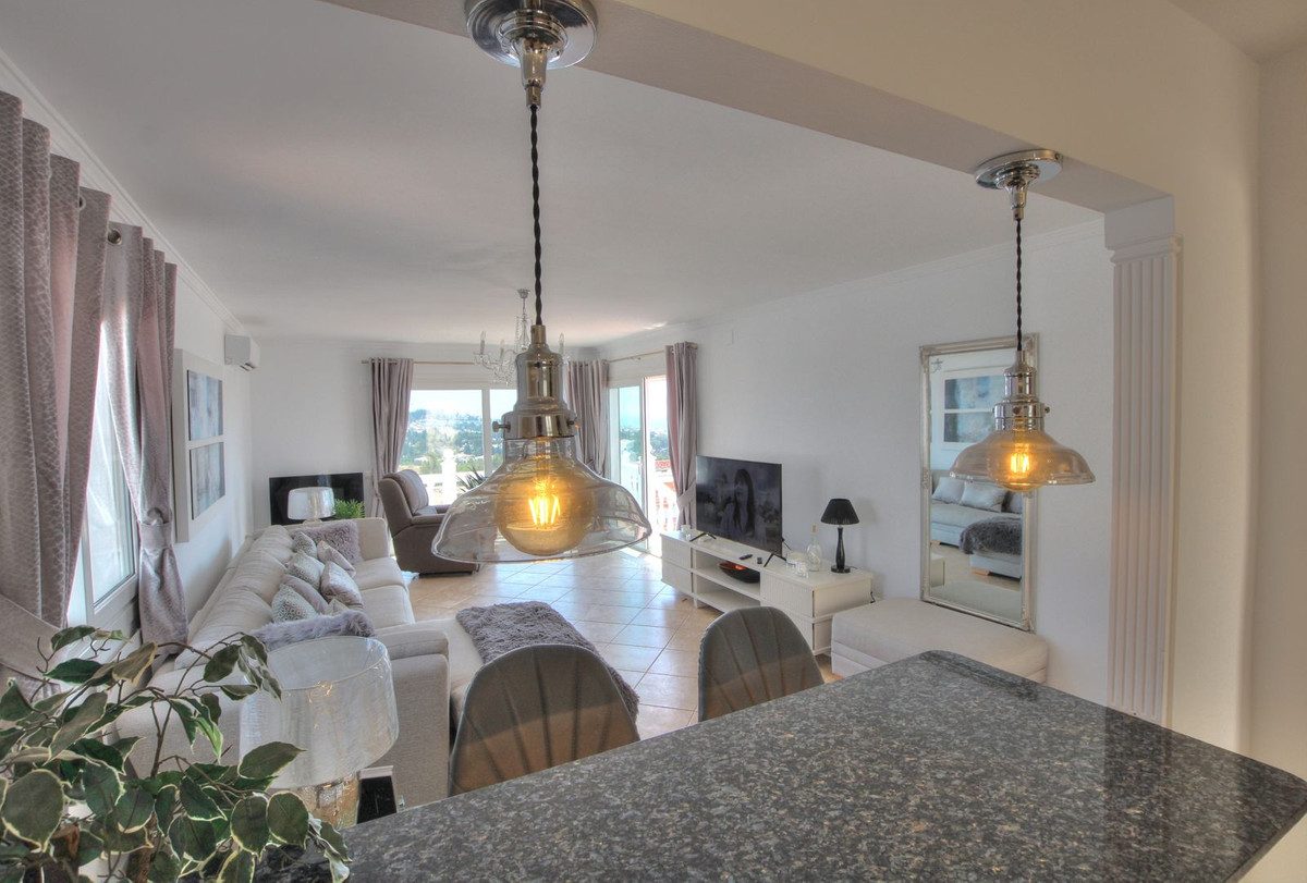 Detached Villa in Mijas, Costa del Sol – 4 beds – 995000 € - photo 11 of 26