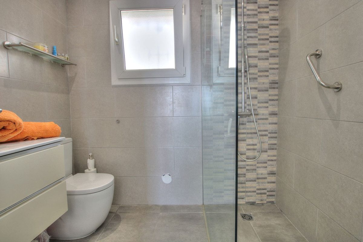 Detached Villa in Mijas, Costa del Sol – 4 beds – 995000 € - photo 15 of 26