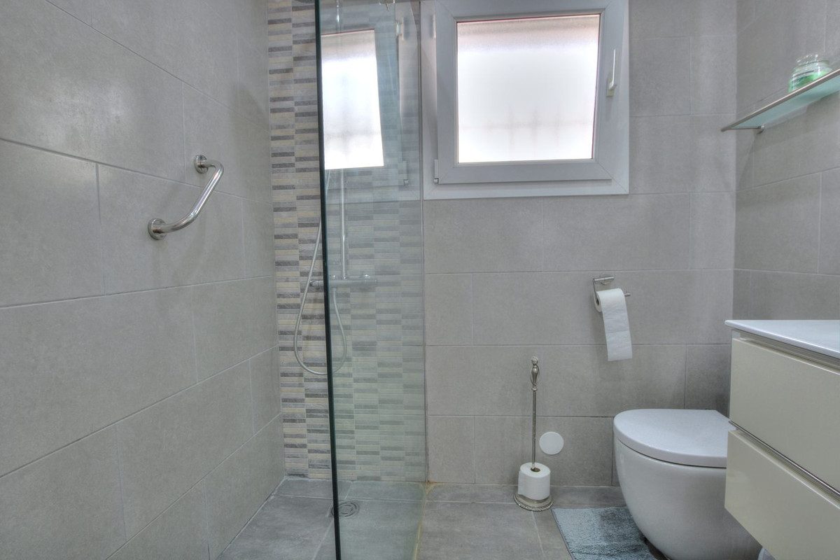 Detached Villa in Mijas, Costa del Sol – 4 beds – 995000 € - photo 18 of 26