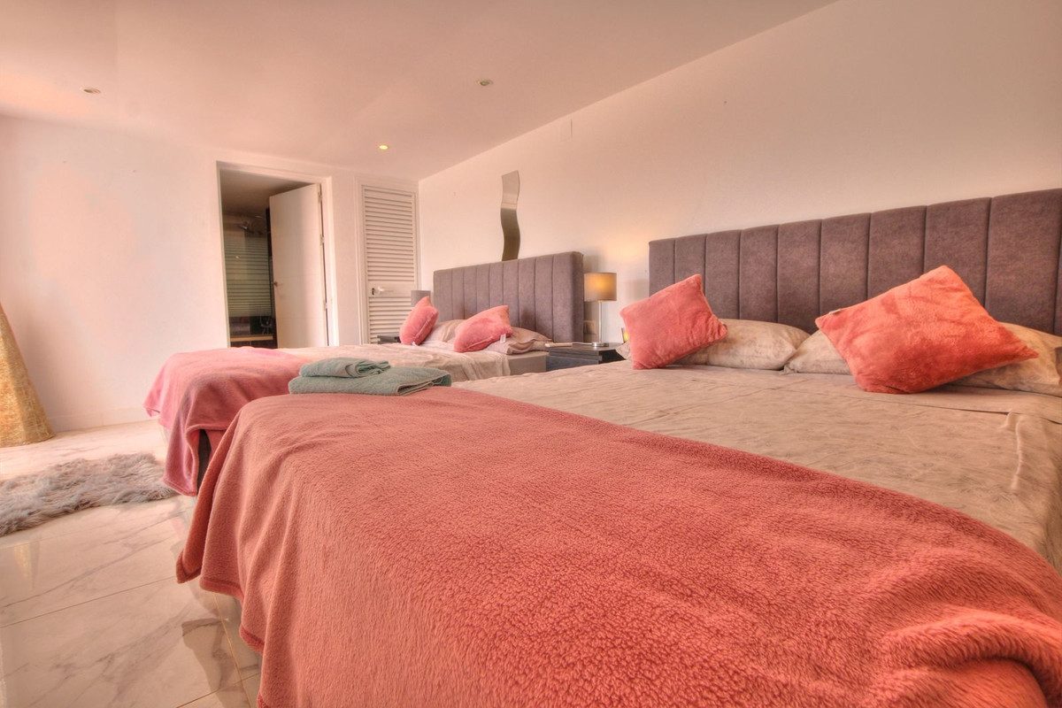 Detached Villa in Mijas, Costa del Sol – 4 beds – 995000 € - photo 25 of 26