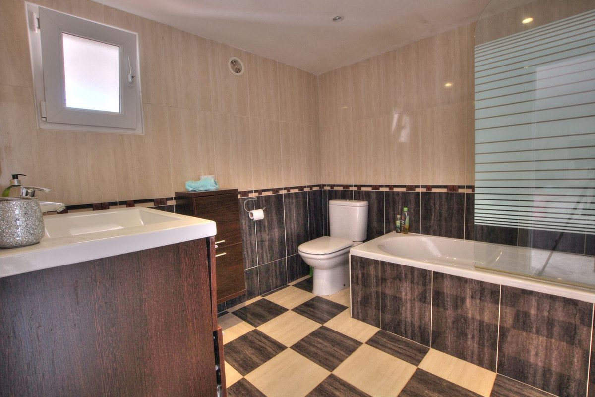 Detached Villa in Mijas, Costa del Sol – 4 beds – 995000 € - photo 26 of 26
