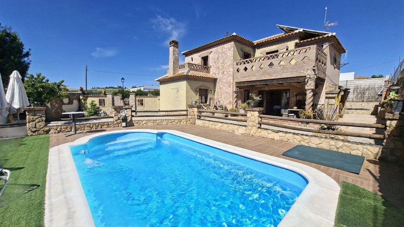 Detached Villa in Torremolinos, Costa del Sol – 4 beds – 295000 €