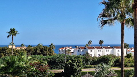 Middle Floor Apartment in Torremolinos, Costa del Sol – 2 beds – 350000 € - photo 2 of 25
