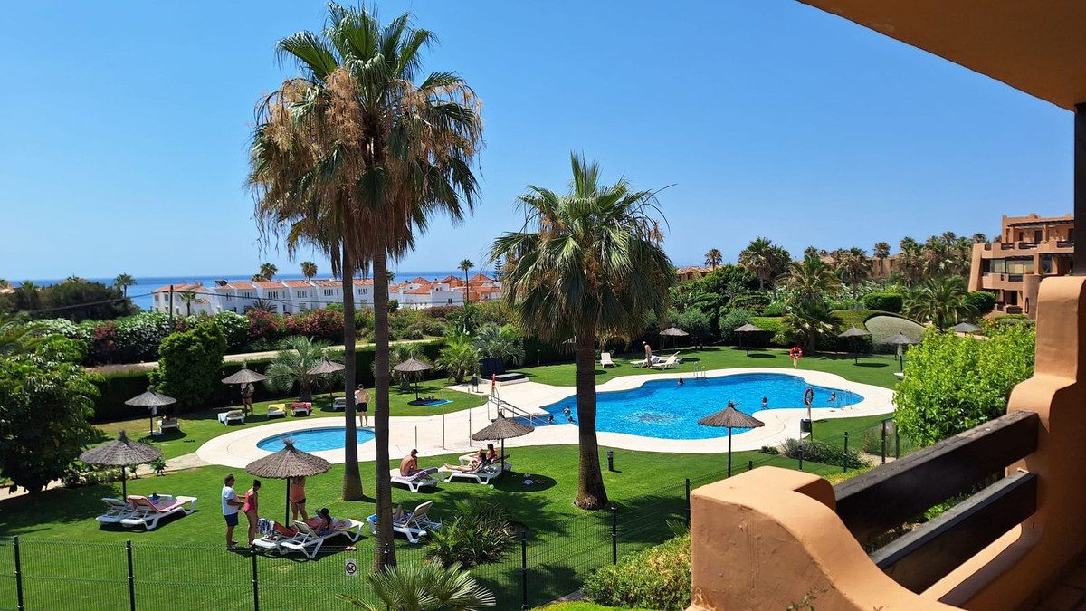 Middle Floor Apartment in Torremolinos, Costa del Sol – 2 beds – 350000 € - photo 4 of 25