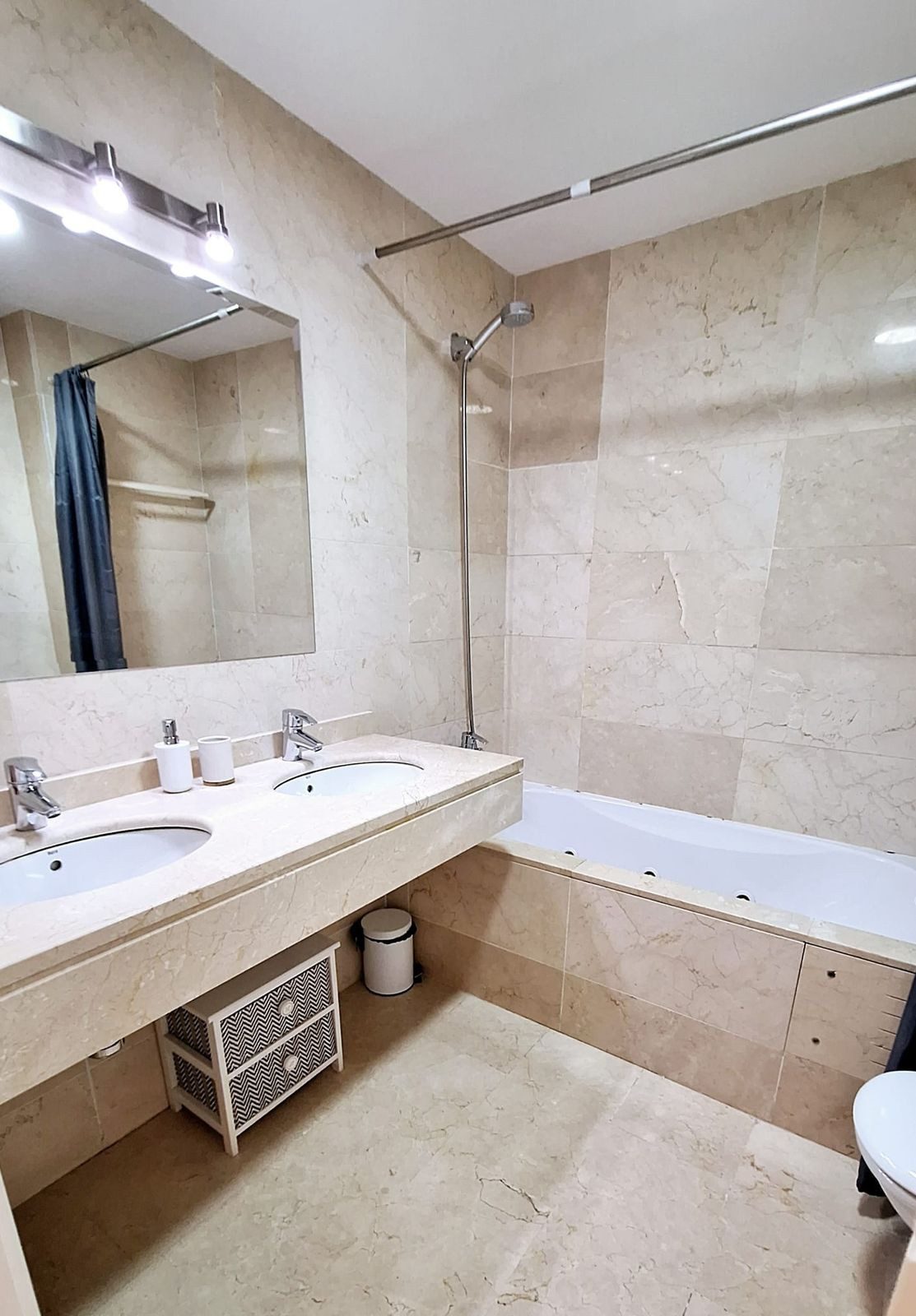Middle Floor Apartment in Torremolinos, Costa del Sol – 2 beds – 350000 € - photo 14 of 25