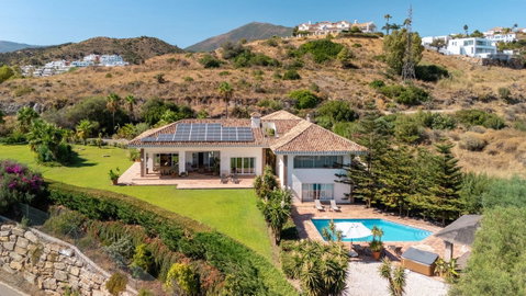 Detached Villa in Benahavís, Costa del Sol – 5 beds – 5250000 € - photo 2 of 56