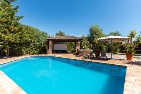 Detached Villa in Benahavís, Costa del Sol – 5 beds – 5250000 € - photo 7 of 56