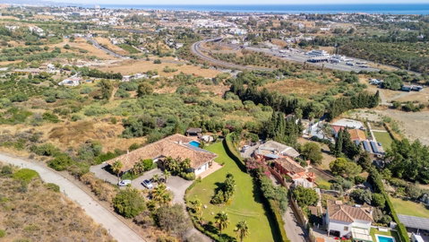 Detached Villa in Benahavís, Costa del Sol – 5 beds – 5250000 € - photo 8 of 56