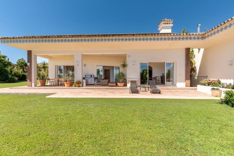 Detached Villa in Benahavís, Costa del Sol – 5 beds – 5250000 € - photo 15 of 56