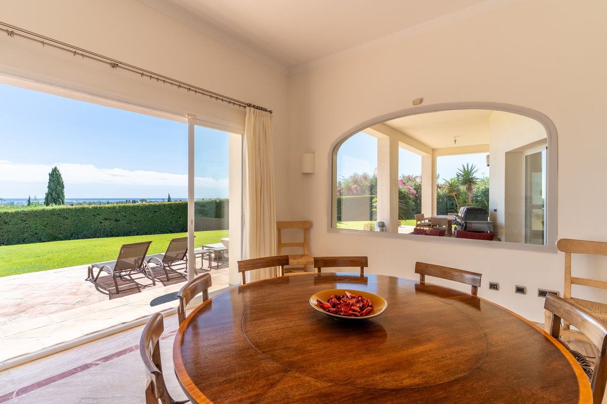 Detached Villa in Benahavís, Costa del Sol – 5 beds – 5250000 € - photo 16 of 56