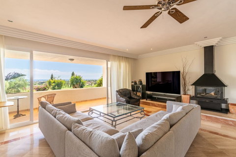 Detached Villa in Benahavís, Costa del Sol – 5 beds – 5250000 € - photo 25 of 56
