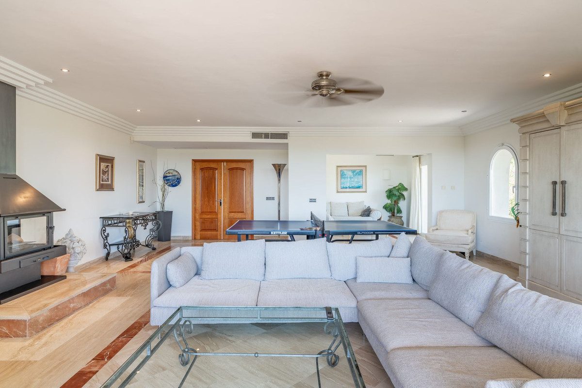 Detached Villa in Benahavís, Costa del Sol – 5 beds – 5250000 € - photo 26 of 56
