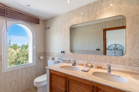 Detached Villa in Benahavís, Costa del Sol – 5 beds – 5250000 € - photo 33 of 56