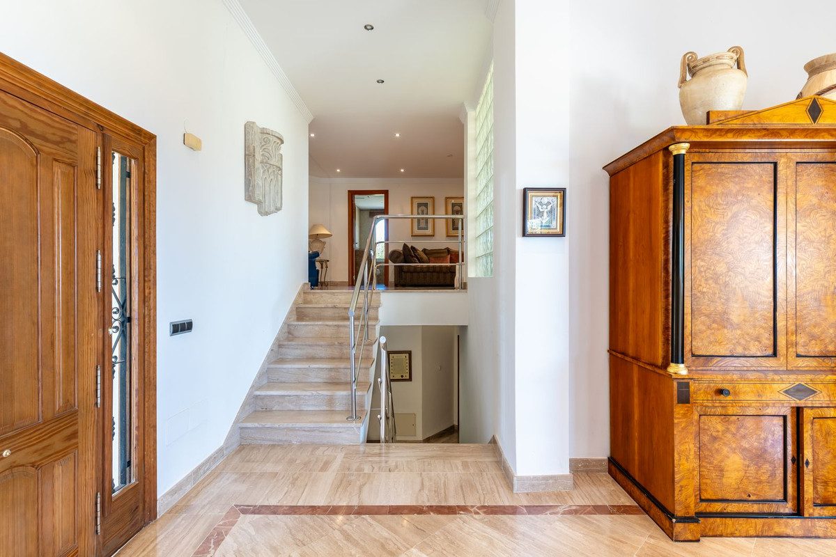 Detached Villa in Benahavís, Costa del Sol – 5 beds – 5250000 € - photo 41 of 56