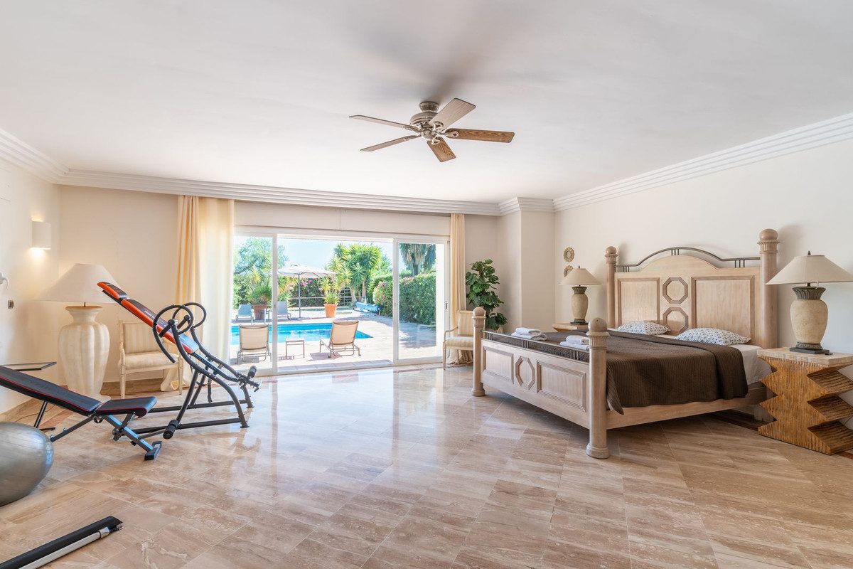 Detached Villa in Benahavís, Costa del Sol – 5 beds – 5250000 € - photo 46 of 56