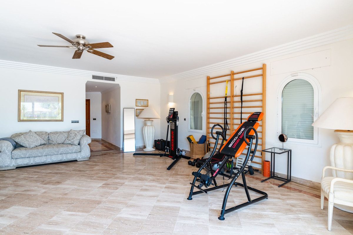 Detached Villa in Benahavís, Costa del Sol – 5 beds – 5250000 € - photo 50 of 56