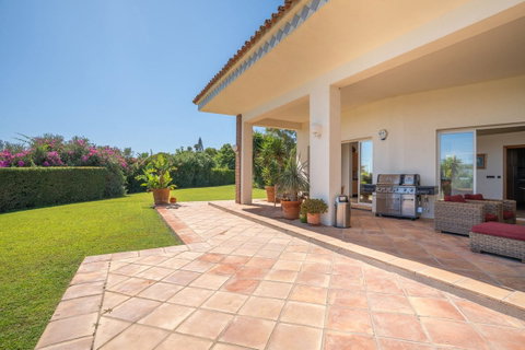 Detached Villa in Benahavís, Costa del Sol – 5 beds – 5250000 € - photo 51 of 56