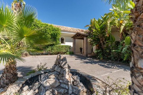 Detached Villa in Benahavís, Costa del Sol – 5 beds – 5250000 € - photo 53 of 56