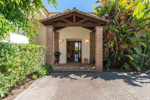Detached Villa in Benahavís, Costa del Sol – 5 beds – 5250000 € - photo 55 of 56
