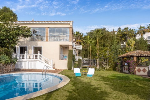 Detached Villa in El Paraiso, Costa del Sol – 6 beds – 1950000 € - photo 19 of 26