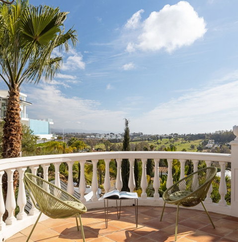 Detached Villa in El Paraiso, Costa del Sol – 6 beds – 1950000 € - photo 23 of 26