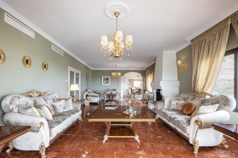 Detached Villa in El Paraiso, Costa del Sol – 6 beds – 1950000 € - photo 26 of 26