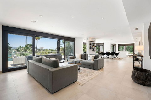 Detached Villa in Marbella, Costa del Sol – 4 beds – 2990000 € - photo 3 of 45