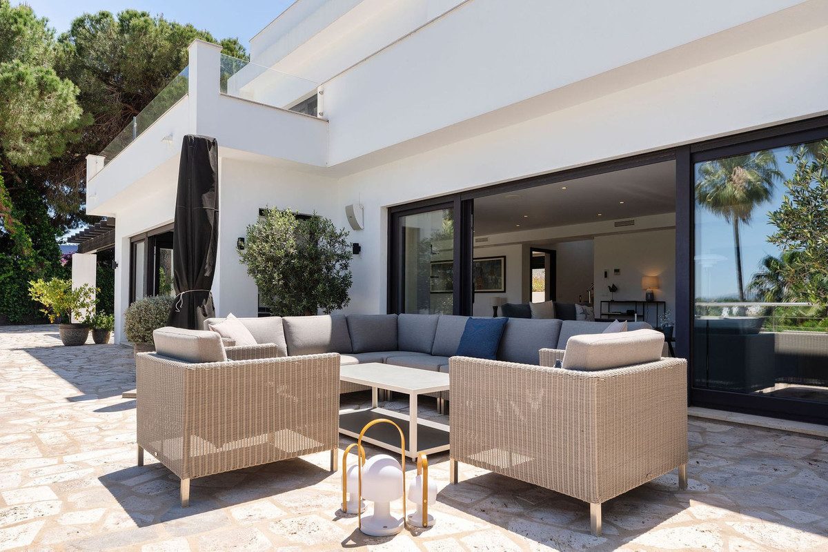 Detached Villa in Marbella, Costa del Sol – 4 beds – 2990000 € - photo 7 of 45