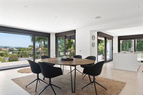 Detached Villa in Marbella, Costa del Sol – 4 beds – 2990000 € - photo 8 of 45