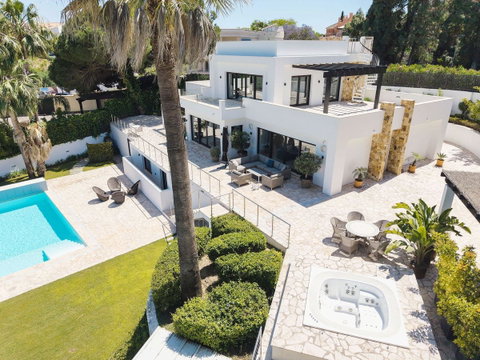 Detached Villa in Marbella, Costa del Sol – 4 beds – 2990000 € - photo 12 of 45