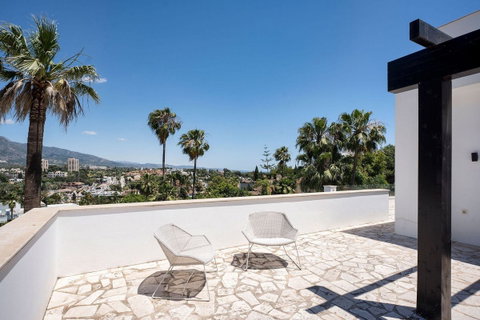 Detached Villa in Marbella, Costa del Sol – 4 beds – 2990000 € - photo 31 of 45